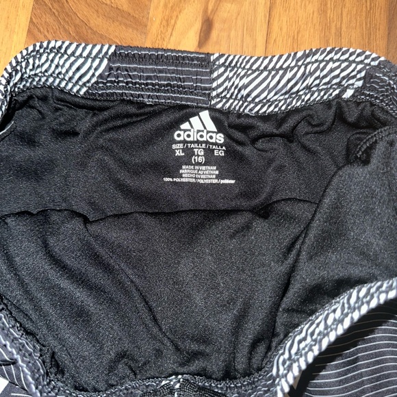 Adidas shorts - Picture 2 of 3